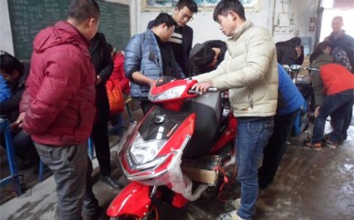 雞西二輪電動車維修培訓哪里有花城機電學校隨到隨學學會為止
